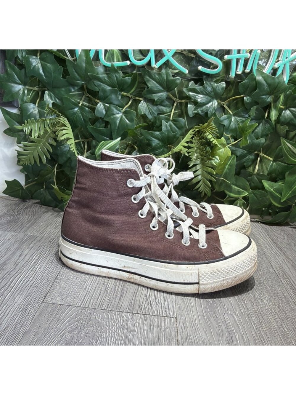 Converse Chuck Taylor All Stars Women 7.5  Brown High-Top Sneakers 171209C